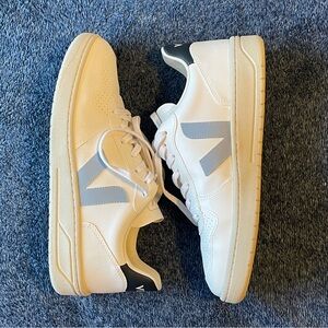 Veja Sneakers